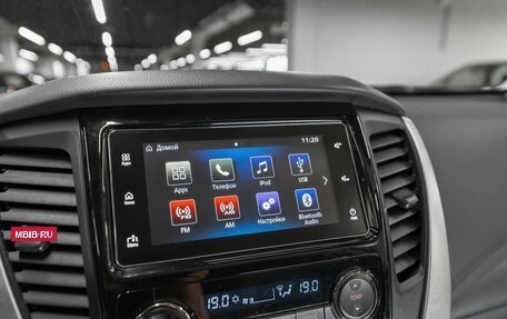 Mitsubishi Pajero Sport III рестайлинг, 2016 год, 3 050 000 рублей, 14 фотография