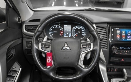 Mitsubishi Pajero Sport III рестайлинг, 2016 год, 3 050 000 рублей, 10 фотография