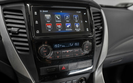Mitsubishi Pajero Sport III рестайлинг, 2016 год, 3 050 000 рублей, 23 фотография