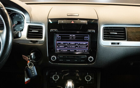 Volkswagen Touareg III, 2013 год, 2 089 000 рублей, 7 фотография