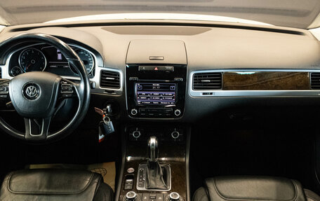 Volkswagen Touareg III, 2013 год, 2 089 000 рублей, 5 фотография
