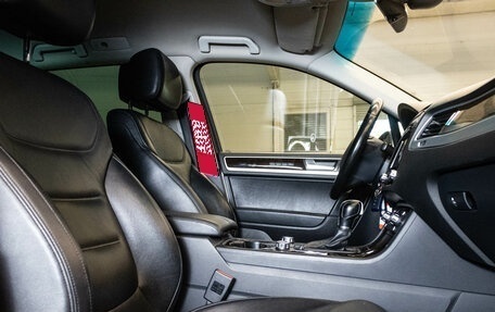 Volkswagen Touareg III, 2013 год, 2 089 000 рублей, 12 фотография