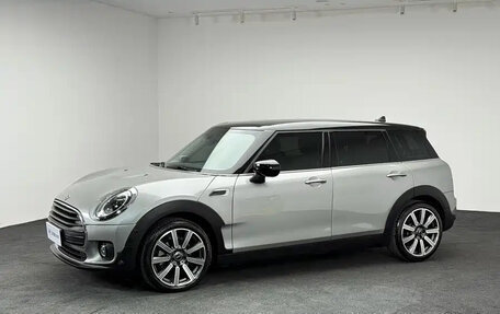 MINI Clubman, 2023 год, 1 930 069 рублей, 2 фотография
