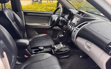 Mitsubishi Pajero Sport II рестайлинг, 2015 год, 2 250 000 рублей, 10 фотография