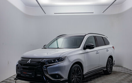 Mitsubishi Outlander III рестайлинг 3, 2022 год, 3 495 000 рублей, 1 фотография
