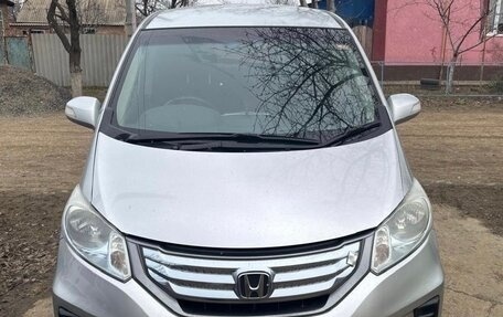 Honda Freed I, 2012 год, 1 350 000 рублей, 1 фотография