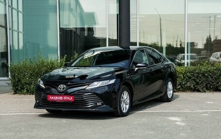 Toyota Camry, 2018 год, 2 350 000 рублей, 1 фотография