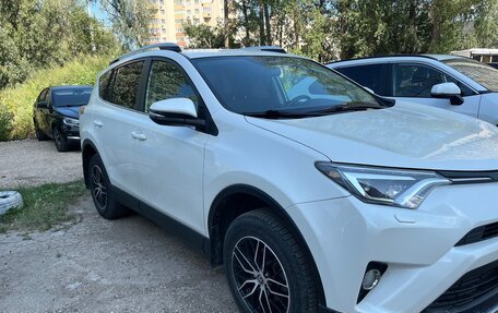 Toyota RAV4, 2017 год, 3 000 000 рублей, 2 фотография