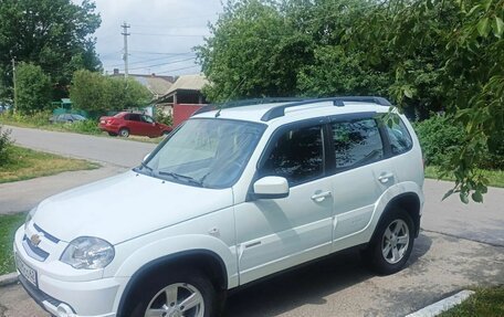 Chevrolet Niva I рестайлинг, 2016 год, 800 000 рублей, 3 фотография