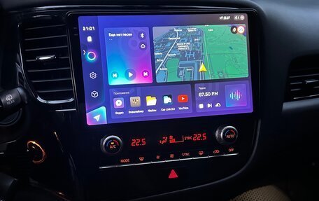 Mitsubishi Outlander III рестайлинг 3, 2021 год, 2 150 000 рублей, 3 фотография