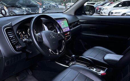 Mitsubishi Outlander III рестайлинг 3, 2021 год, 2 150 000 рублей, 2 фотография
