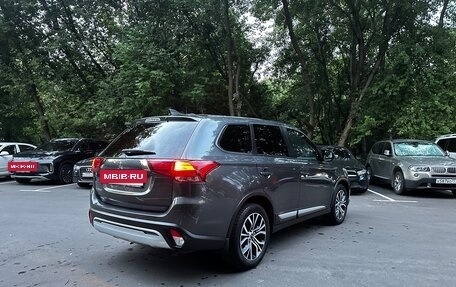Mitsubishi Outlander III рестайлинг 3, 2021 год, 2 150 000 рублей, 8 фотография