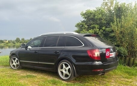 Skoda Superb III рестайлинг, 2011 год, 1 280 000 рублей, 20 фотография