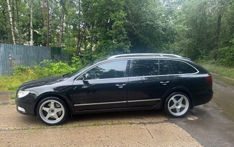 Skoda Superb III рестайлинг, 2011 год, 1 280 000 рублей, 27 фотография