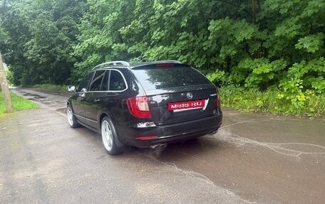 Skoda Superb III рестайлинг, 2011 год, 1 280 000 рублей, 32 фотография