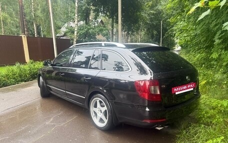Skoda Superb III рестайлинг, 2011 год, 1 280 000 рублей, 29 фотография