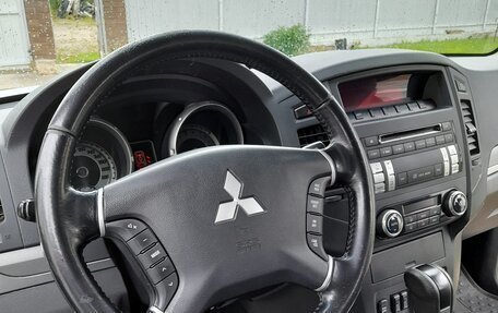 Mitsubishi Pajero IV, 2013 год, 2 400 000 рублей, 10 фотография