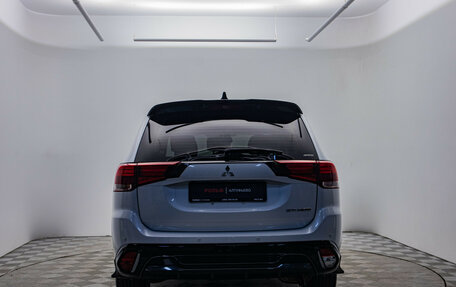 Mitsubishi Outlander III рестайлинг 3, 2022 год, 3 495 000 рублей, 7 фотография