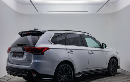 Mitsubishi Outlander III рестайлинг 3, 2022 год, 3 495 000 рублей, 5 фотография
