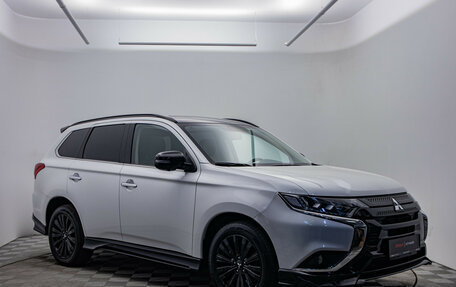 Mitsubishi Outlander III рестайлинг 3, 2022 год, 3 495 000 рублей, 3 фотография