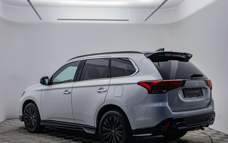 Mitsubishi Outlander III рестайлинг 3, 2022 год, 3 495 000 рублей, 8 фотография
