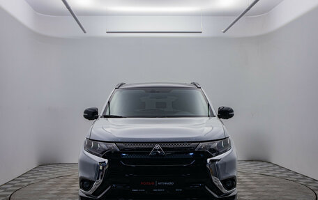 Mitsubishi Outlander III рестайлинг 3, 2022 год, 3 495 000 рублей, 2 фотография