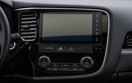 Mitsubishi Outlander III рестайлинг 3, 2022 год, 3 495 000 рублей, 15 фотография