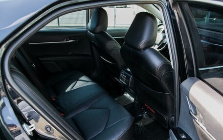 Toyota Camry, 2018 год, 2 350 000 рублей, 13 фотография