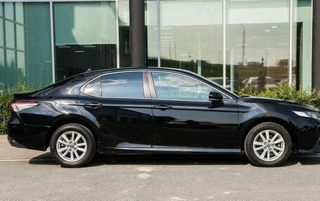 Toyota Camry, 2018 год, 2 350 000 рублей, 8 фотография