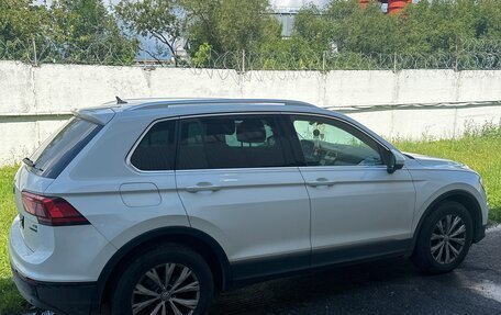Volkswagen Tiguan II, 2017 год, 2 000 000 рублей, 2 фотография