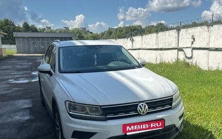 Volkswagen Tiguan II, 2017 год, 2 000 000 рублей, 3 фотография