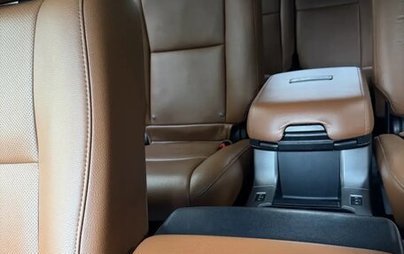 Toyota Sequoia II рестайлинг, 2011 год, 3 850 000 рублей, 4 фотография