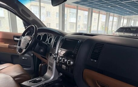 Toyota Sequoia II рестайлинг, 2011 год, 3 850 000 рублей, 3 фотография