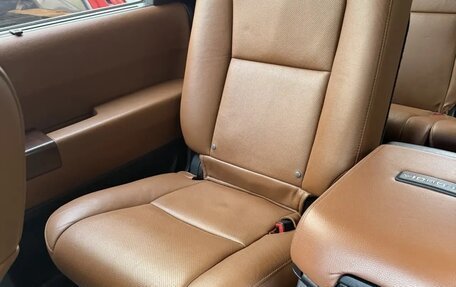 Toyota Sequoia II рестайлинг, 2011 год, 3 850 000 рублей, 5 фотография