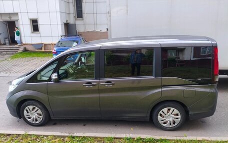 Honda Stepwgn IV, 2015 год, 1 300 000 рублей, 2 фотография