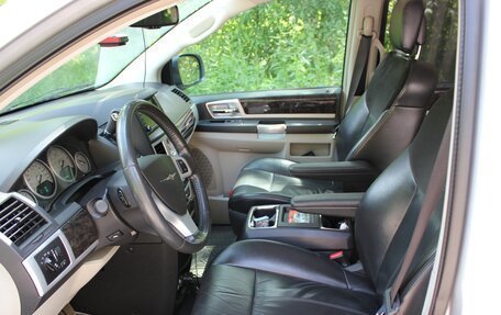 Chrysler Voyager IV, 2010 год, 2 150 000 рублей, 6 фотография