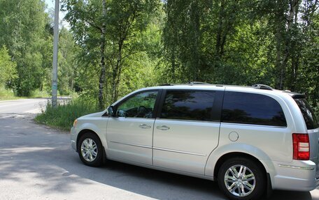 Chrysler Voyager IV, 2010 год, 2 150 000 рублей, 3 фотография