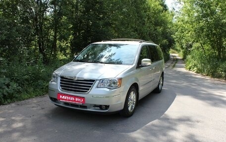 Chrysler Voyager IV, 2010 год, 2 150 000 рублей, 10 фотография