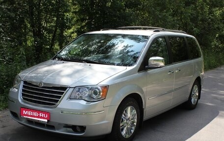 Chrysler Voyager IV, 2010 год, 2 150 000 рублей, 8 фотография