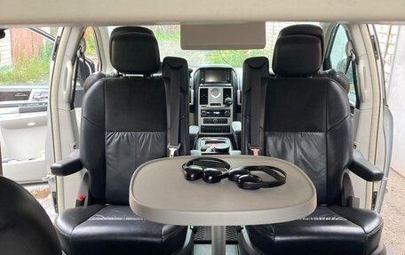 Chrysler Voyager IV, 2010 год, 2 150 000 рублей, 28 фотография