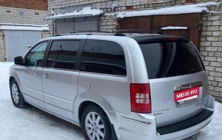 Chrysler Voyager IV, 2010 год, 2 150 000 рублей, 17 фотография