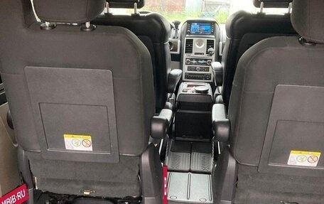 Chrysler Voyager IV, 2010 год, 2 150 000 рублей, 20 фотография