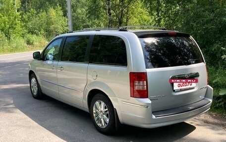 Chrysler Voyager IV, 2010 год, 2 150 000 рублей, 36 фотография