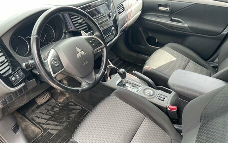Mitsubishi Outlander III рестайлинг 3, 2012 год, 1 275 000 рублей, 9 фотография