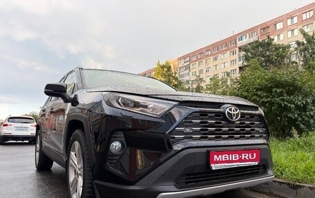 Toyota RAV4, 2020 год, 3 100 000 рублей, 1 фотография