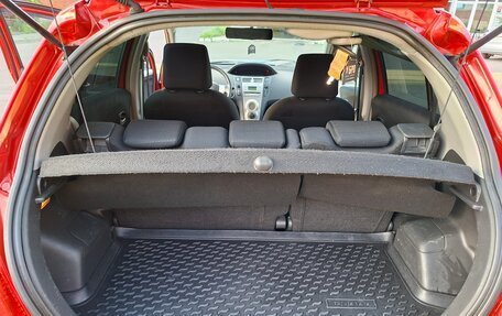 Toyota Yaris III рестайлинг, 2007 год, 380 000 рублей, 4 фотография