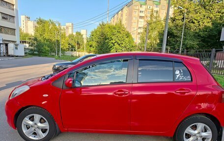 Toyota Yaris III рестайлинг, 2007 год, 380 000 рублей, 2 фотография