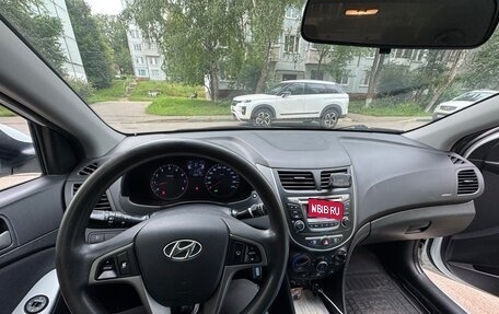 Hyundai Solaris II рестайлинг, 2015 год, 1 035 000 рублей, 10 фотография