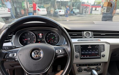 Volkswagen Passat B8 рестайлинг, 2015 год, 1 955 000 рублей, 12 фотография