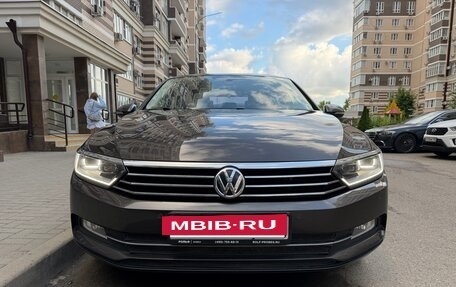 Volkswagen Passat B8 рестайлинг, 2015 год, 1 955 000 рублей, 6 фотография